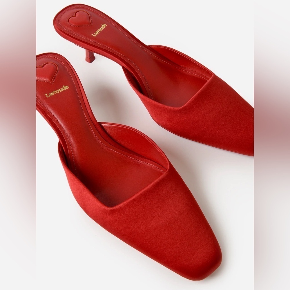 NEW IN BOX Larroudé Amal Kitten Heel Slip On Mule Heels Satin Almond Toe Shoes 5